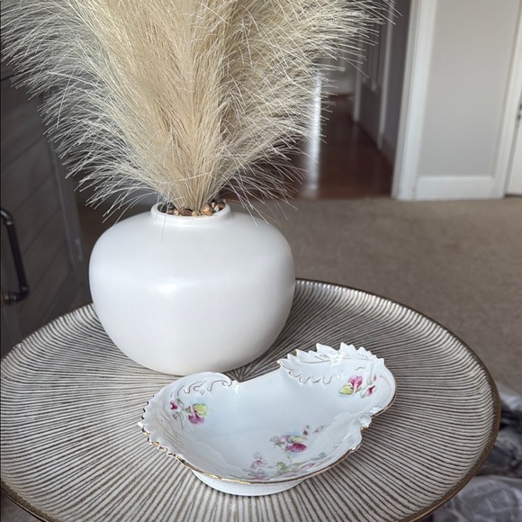 Antique Victorian-Style Porcelain Trinket Dish | Fluted Edges - Picture 1 of 3